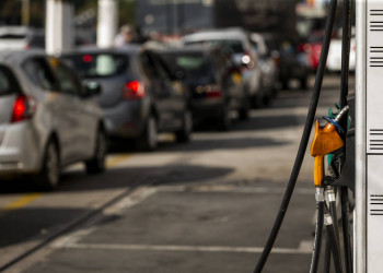 Com novo aumento, gasolina teve alta de 76% e diesel de 79% em apenas 1 ano